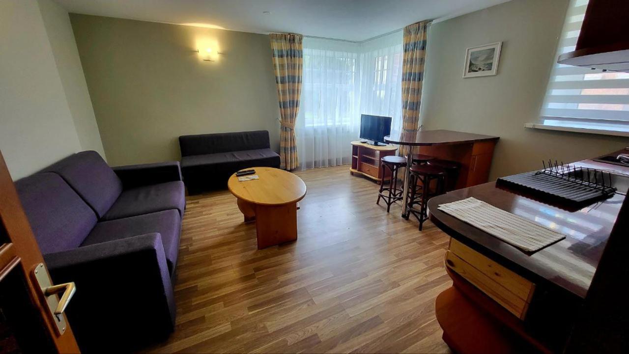 Apartamenti Kurshi Jūrkalne Oda fotoğraf